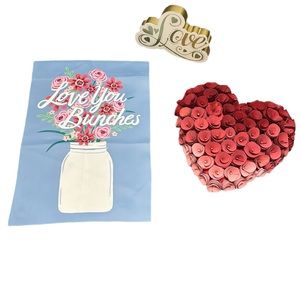 Valentine’s Decor 8 Items Wreath Wood Sign Flag & More See Listing 👀 NWT & NWOT